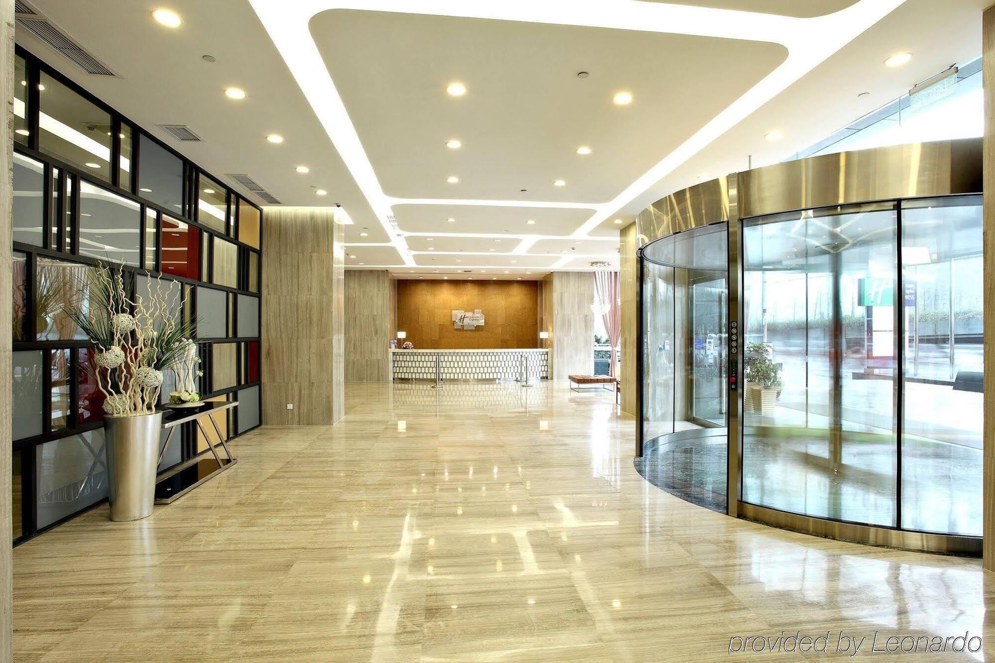 Holiday Inn Express Chengdu Wuhou, An Ihg Hotel Exterior photo